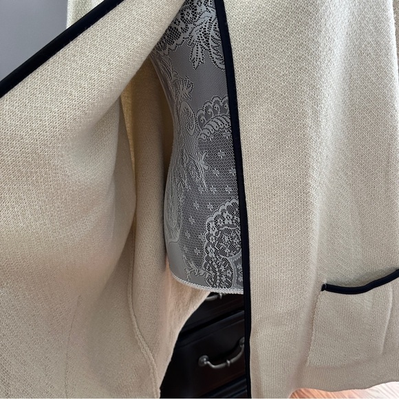 LC Lauren Conrad Cream Poncho with Black Accents Cape Sweater One Size (EUC) - Picture 7 of 15